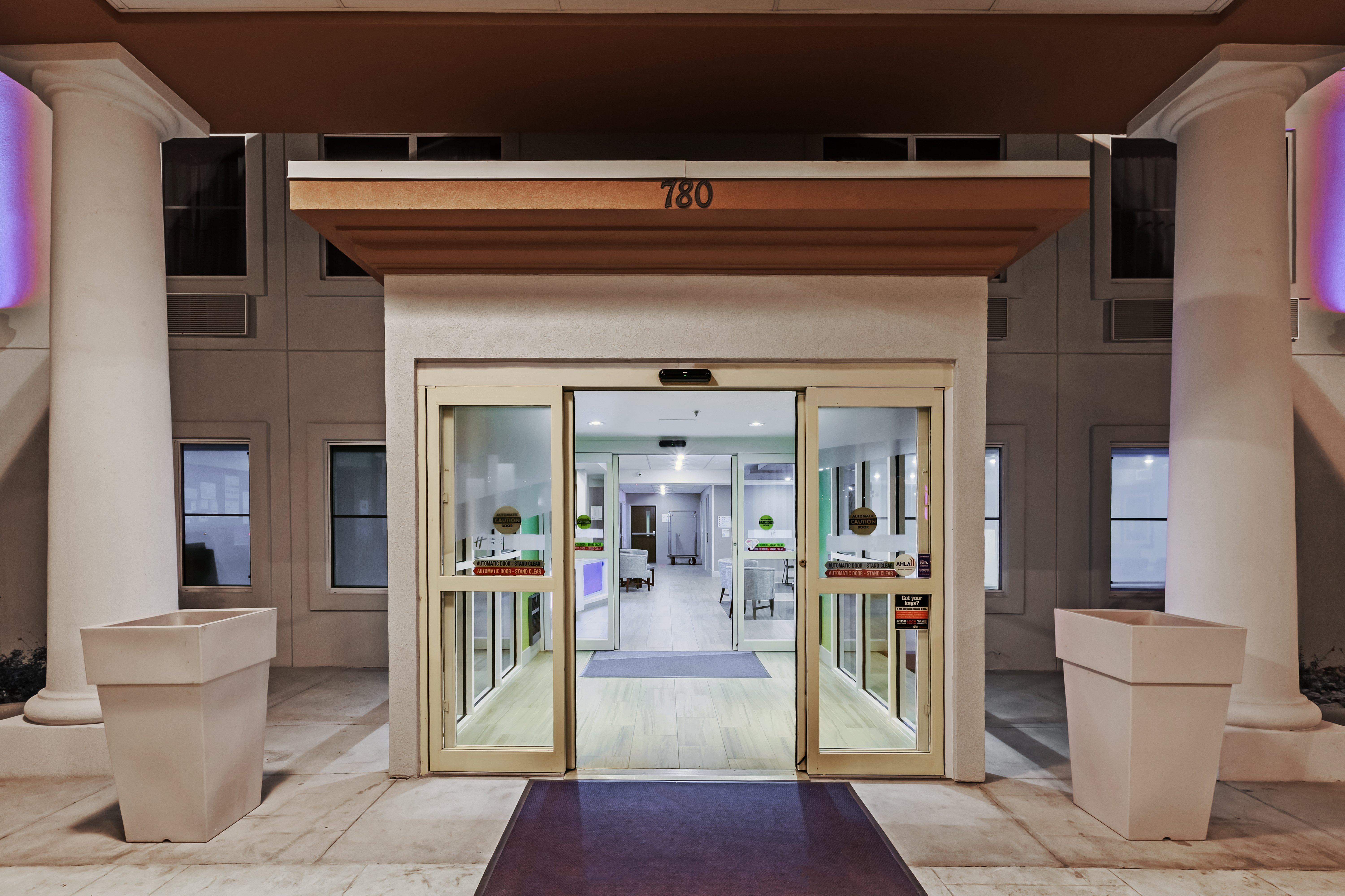 Holiday Inn Express Hotel & Suites Dallas Lewisville By Ihg Exterior photo