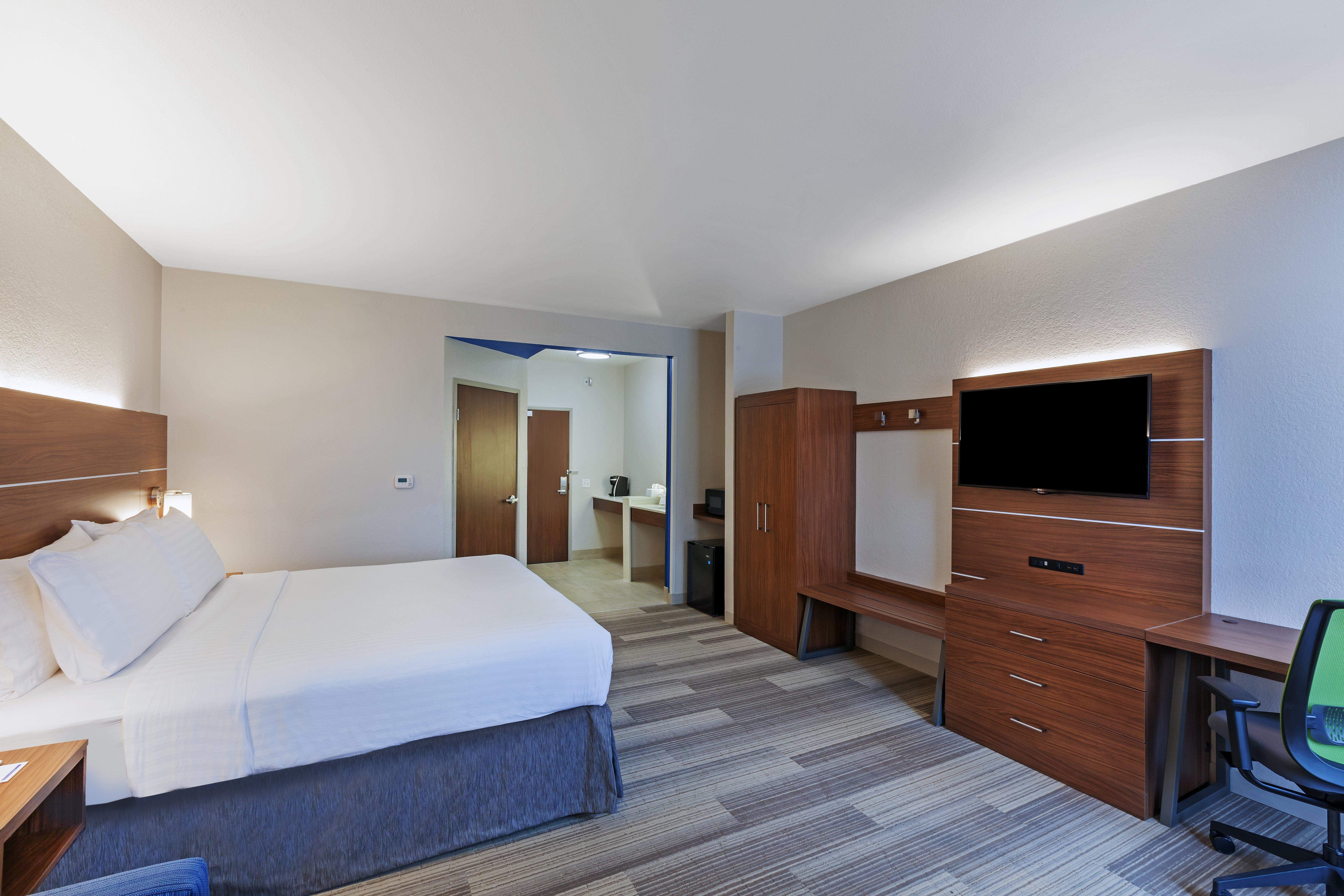 Holiday Inn Express Hotel & Suites Dallas Lewisville By Ihg Exterior photo