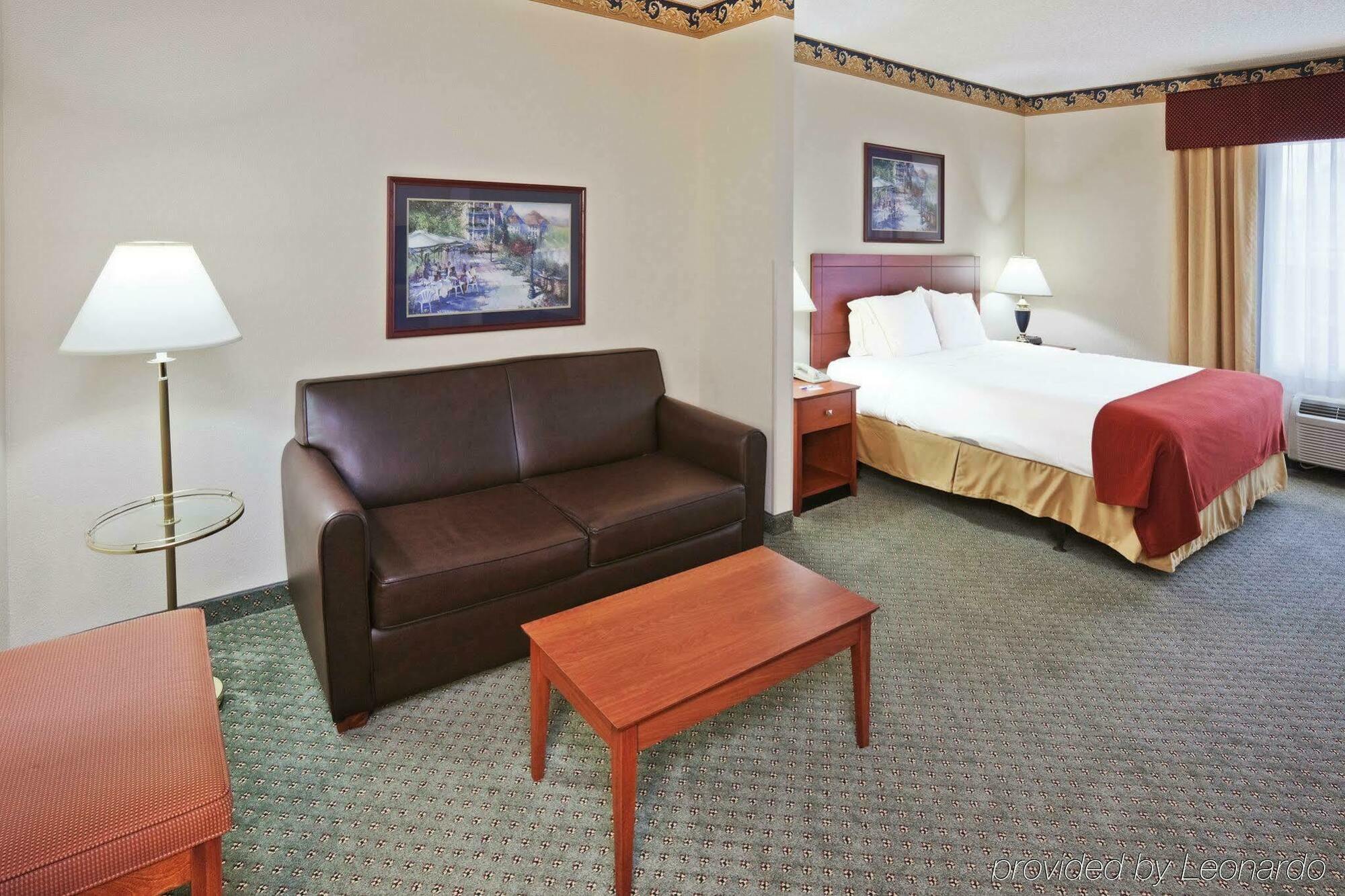 Holiday Inn Express Hotel & Suites Dallas Lewisville By Ihg Exterior photo